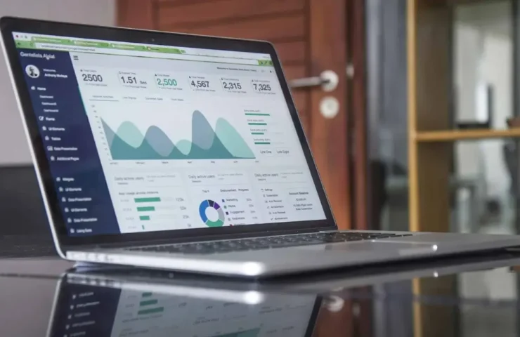 What is the Difference Between E-Marketing and Internet Marketing