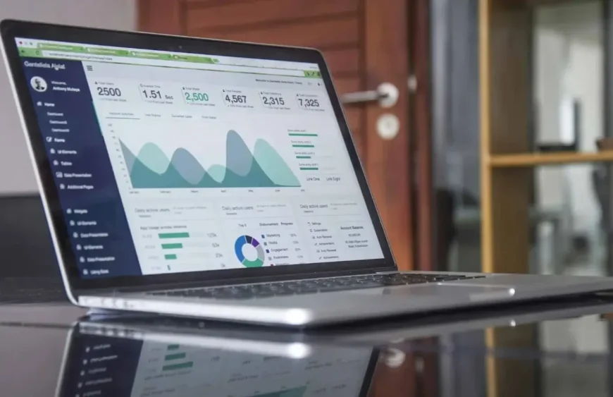 What is the Difference Between E-Marketing and Internet Marketing